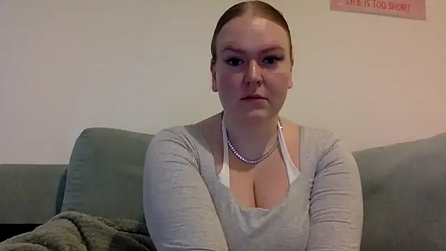 Snapshot of gracelovesxx chatting on January 7, 2026, 10:42 am gracelovesxx online show from January 7, 2026, 10:42 am