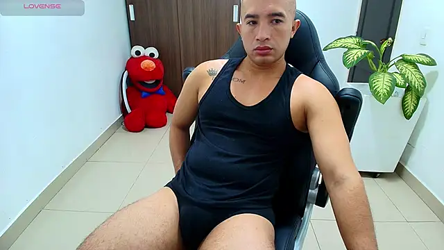 sebastian oconnor77 online show from October 9, 2025, 12:38 pm