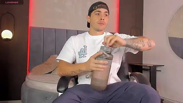 Liam walk  online show from February 26, 2026, 7:36 pm