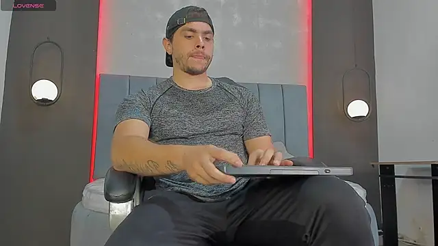 Liam walk  online show from March 11, 2026, 7:19 pm