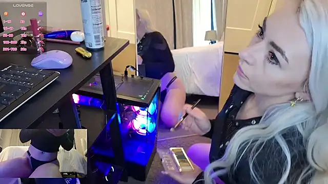 Snapshot of kinkylilsweetie chatting on October 29, 2025, 11:25 pm kinkylilsweetie online show from October 29, 2025, 11:25 pm