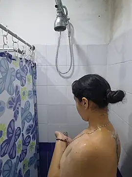 lila kitty81 online show from November 8, 2025, 5:49 pm