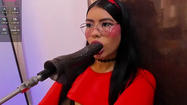 pocahontas lantina online show from April 18, 2026, 3:53 am