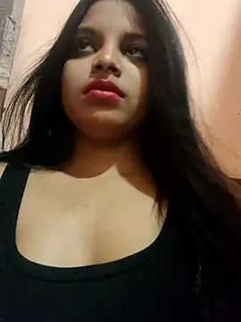 Snapshot of Maahhii_2 chatting on March 6, 2026, 6:36 pm Maahhii 2 online show from March 6, 2026, 6:36 pm