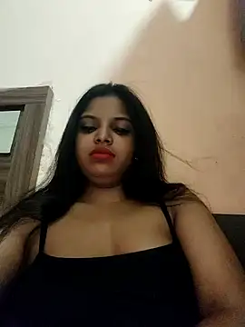 Snapshot of Maahhii_2 chatting on March 29, 2026, 12:01 am Maahhii 2 online show from March 29, 2026, 12:01 am