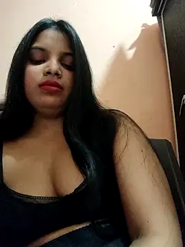 Snapshot of Maahhii_2 chatting on April 5, 2026, 8:48 pm Maahhii 2 online show from April 5, 2026, 8:48 pm