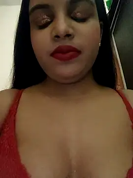 Snapshot of Maahhii_2 chatting on April 8, 2026, 12:01 am Maahhii 2 online show from April 8, 2026, 12:01 am