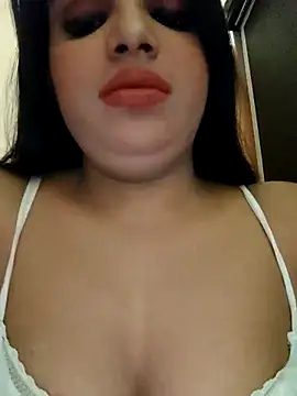 Snapshot of Maahhii_2 chatting on April 9, 2026, 8:15 pm Maahhii 2 online show from April 9, 2026, 8:15 pm