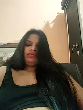 Snapshot of Maahhii_2 chatting on April 11, 2026, 7:56 am Maahhii 2 online show from April 11, 2026, 7:56 am