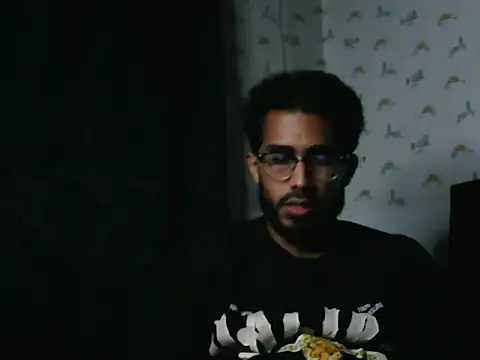 Snapshot of TU-MORENOO chatting on September 19, 2025, 6:28 am TU-MORENOO online show from September 19, 2025, 6:28 am