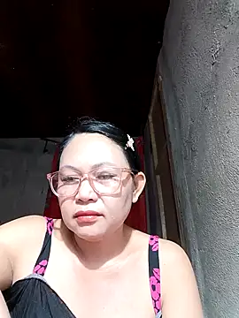 Snapshot of Everleigh_mom chatting on January 10, 2026, 4:30 am Everleigh mom online show from January 10, 2026, 4:30 am