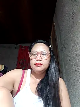 Snapshot of Everleigh_mom chatting on January 5, 2026, 8:01 pm Everleigh mom online show from January 5, 2026, 8:01 pm
