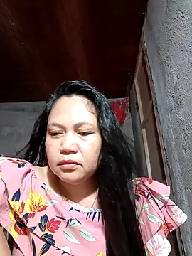 Snapshot of Everleigh_mom chatting on November 16, 2025, 4:06 am Everleigh mom online show from November 16, 2025, 4:06 am