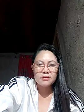 Snapshot of Everleigh_mom chatting on January 14, 2026, 7:39 pm Everleigh mom online show from January 14, 2026, 7:39 pm