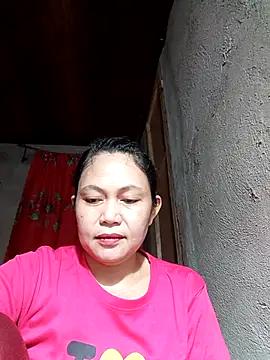 Snapshot of Everleigh_mom chatting on December 18, 2025, 10:41 am Everleigh mom online show from December 18, 2025, 10:41 am