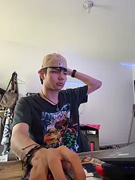 alandelrey57 online show from December 22, 2025, 9:04 pm