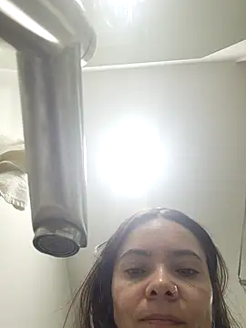 Cami Konor online show from December 20, 2025, 9:39 pm