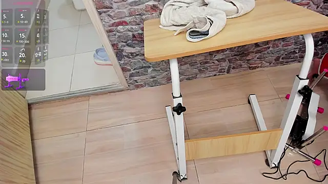 ALYANNA HOT  online show from October 7, 2025, 12:17 pm