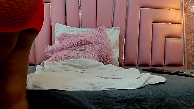 ALYANNA HOT  online show from February 14, 2026, 12:27 pm