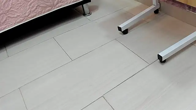 ALYANNA HOT  online show from October 28, 2025, 12:48 pm