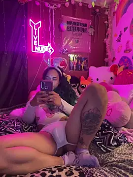 Snapshot of TranSexualJade95 chatting on April 4, 2026, 7:26 am TranSexualJade95 online show from April 4, 2026, 7:26 am