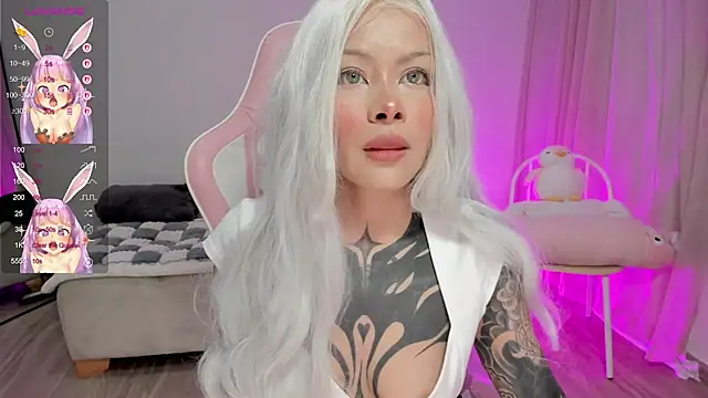 Snapshot of AlinaLukyanova chatting on September 24, 2025, 3:13 am AlinaLukyanova online show from September 24, 2025, 3:13 am