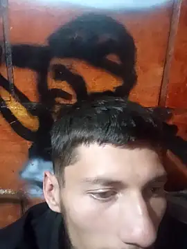 alexandercruz online show from April 9, 2026, 6:15 am