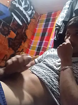 alexandercruz online show from February 8, 2026, 10:51 pm