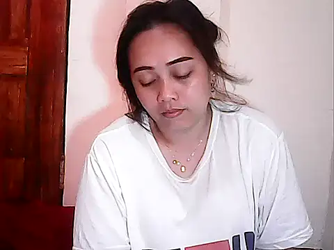 Snapshot of Pinay_Chubby20 chatting on April 9, 2026, 12:12 am Pinay Chubby20 online show from April 9, 2026, 12:12 am