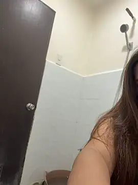 ashleygrahamts online show from November 30, 2025, 12:28 pm