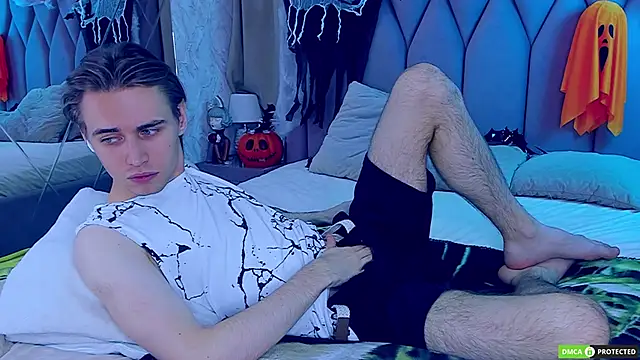 WilliamDyson online show from October 30, 2025, 4:11 am