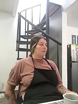 Fernandar2025 online show from April 16, 2026, 9:39 pm