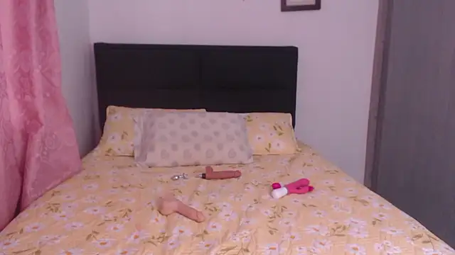 Snapshot of Tiiana chatting on February 13, 2026, 5:24 pm Tiiana online show from February 13, 2026, 5:24 pm