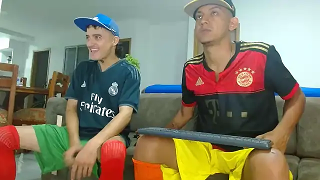 Snapshot of skinny23cm chatting on February 13, 2025, 9:30 am skinny23cm online show from February 13, 2025, 9:30 am