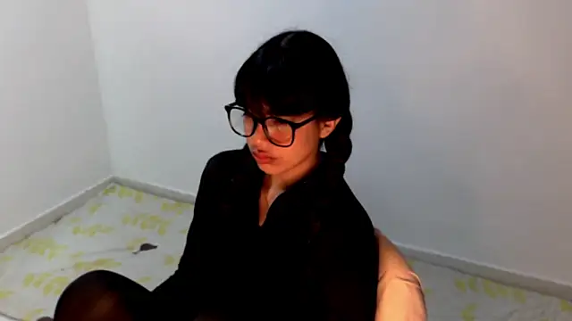 Snapshot of meganmiauu chatting on June 5, 2026, 10:32 am meganmiauu online show from June 5, 2026, 10:32 am