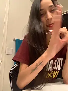 lovinlush online show from November 8, 2025, 5:22 am