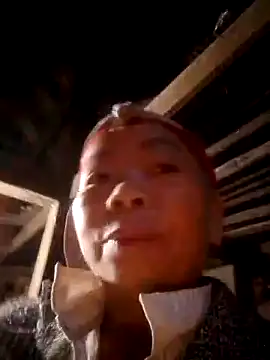 VangLe73 online show from October 22, 2025, 11:25 pm