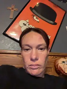 bratlipss online show from March 28, 2026, 7:53 am