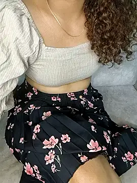 Snapshot of Tamilpallavi chatting on March 4, 2026, 1:52 pm Tamilpallavi online show from March 4, 2026, 1:52 pm