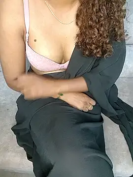 Snapshot of Tamilpallavi chatting on March 11, 2026, 4:39 am Tamilpallavi online show from March 11, 2026, 4:39 am