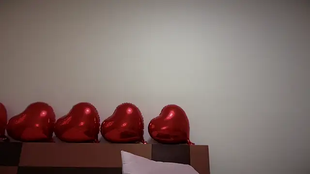 Snapshot of Reddgiirl chatting on March 6, 2026, 10:38 pm Reddgiirl online show from March 6, 2026, 10:38 pm