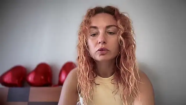 Snapshot of Reddgiirl chatting on March 23, 2026, 9:42 am Reddgiirl online show from March 23, 2026, 9:42 am