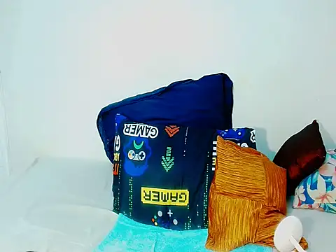 Love-Racheal75 online show from March 19, 2026, 5:29 am