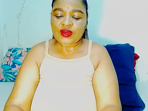 Love-Racheal75 online show from November 17, 2025, 5:39 pm