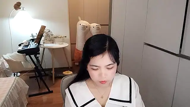 XiaoAnQi online show from November 13, 2025, 12:42 pm