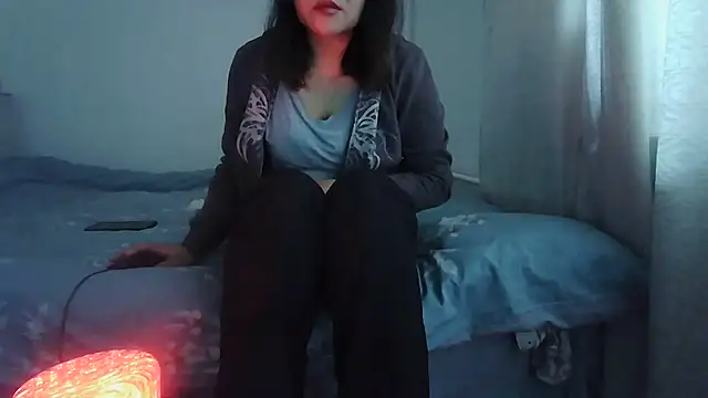 sakuradelreina online show from November 1, 2025, 5:14 am