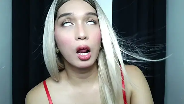 Sophia Trans online show from June 22, 2026, 5:04 am