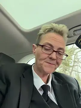 Curvy-Jinx online show from March 27, 2026, 9:32 am