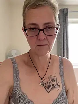 Curvy-Jinx online show from November 3, 2025, 8:51 am