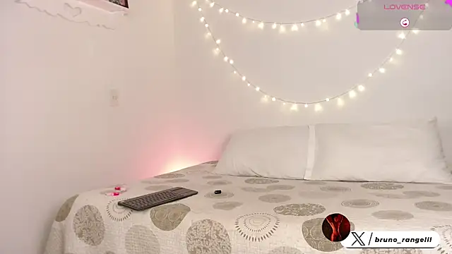 brunoorangel1 online show from December 22, 2025, 11:54 am